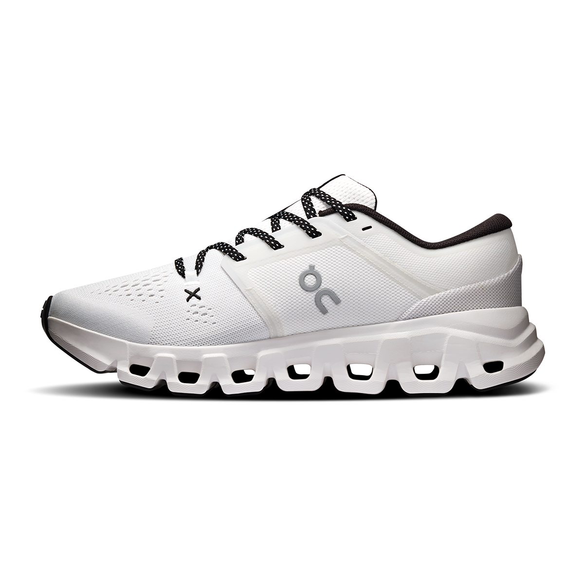 Tênis On Cloud X 5 Feminino - Branco / Preto - vista 2